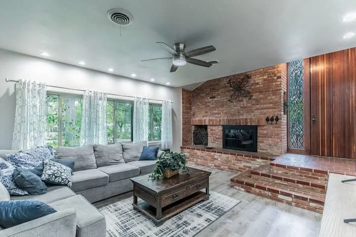 Marlandwood Estate vacation rental listed by Lauren Douglas