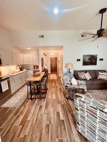 The Woodley House vacation rental listed by Lauren Douglas